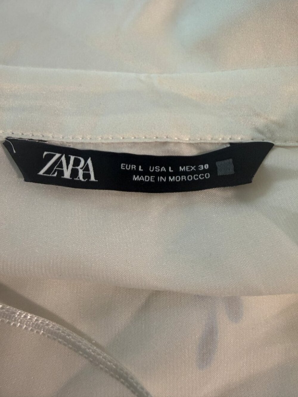Zara Silky Blue Floral Blouse White Button Front Top Size L NWOT - Picture 3 of 4